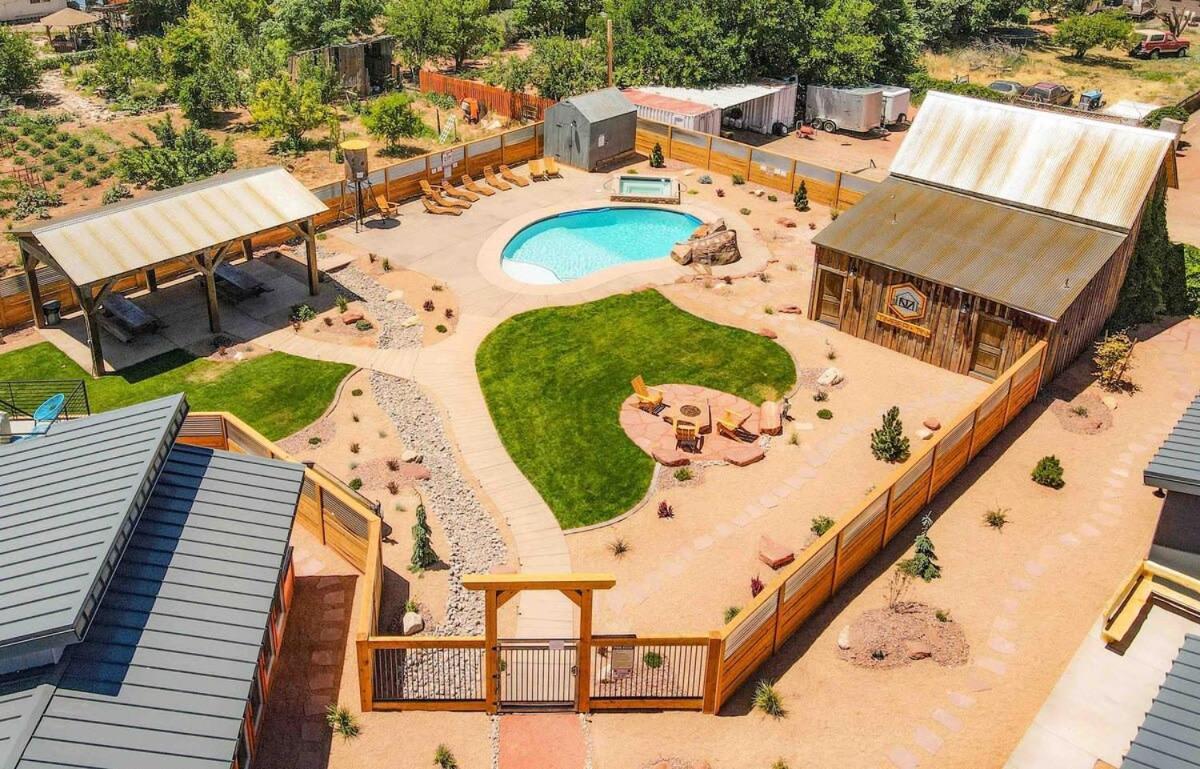 Timber & Tin G 2Bed 2Bath W Pool & Rooftop Deck كاناب المظهر الخارجي الصورة