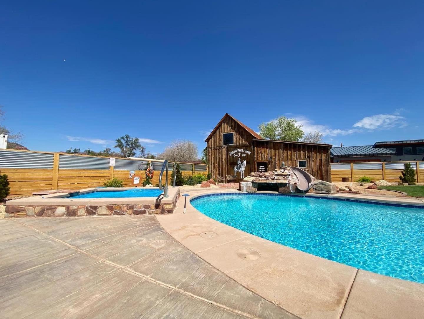 Timber & Tin G 2Bed 2Bath W Pool & Rooftop Deck كاناب المظهر الخارجي الصورة